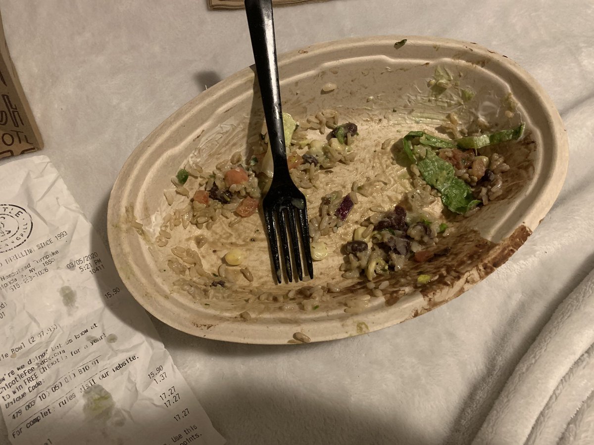 ChipotleHorror's tweet image. My girlfriend just choked on not ONE, but TWO, huge pieces of PLASTIC that she found in her rice bowl. She's fine now, just very grossed out. Our relationship with @ChipotleTweets isn't fine now though🤚🏼