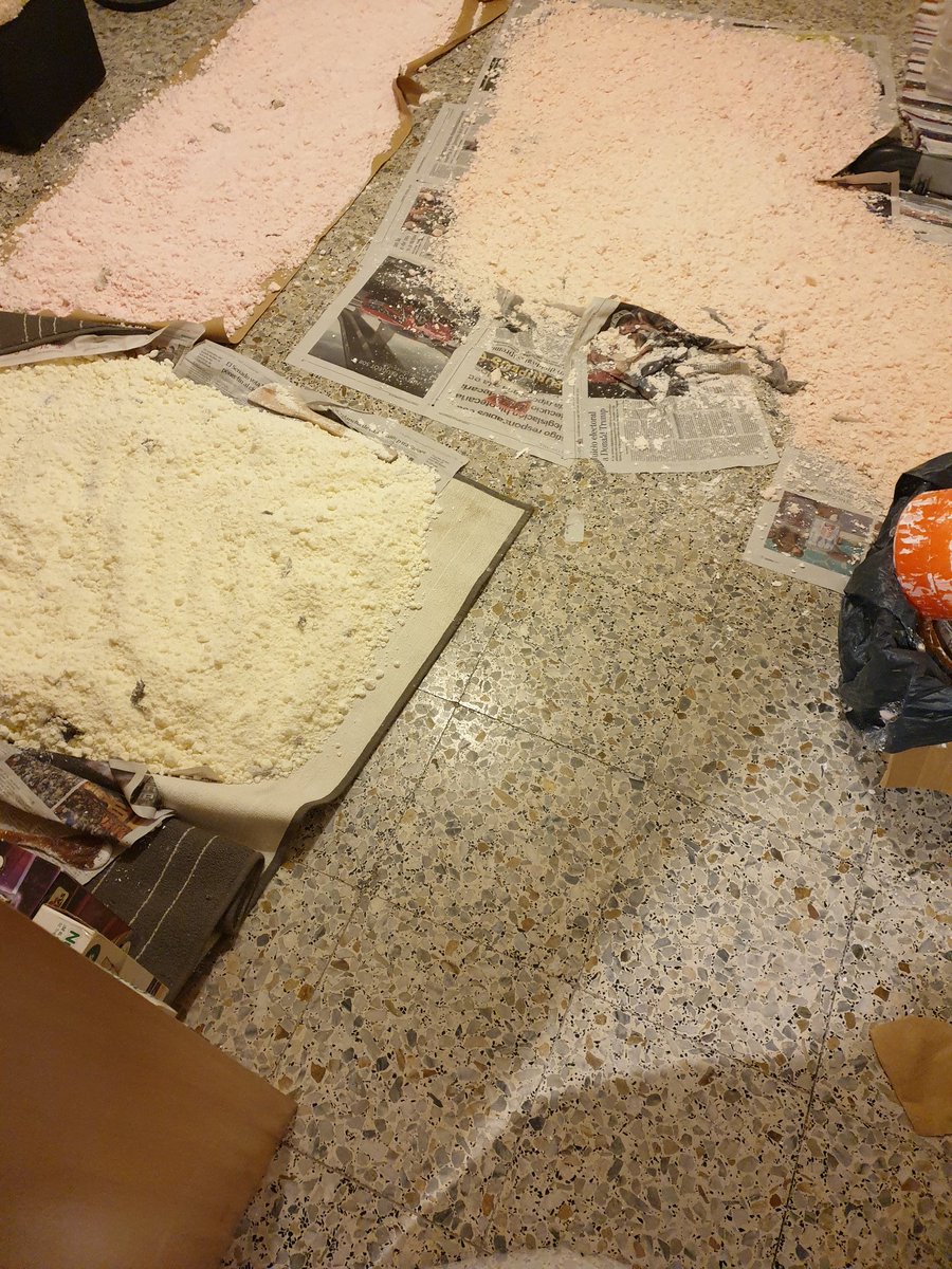 LaSalleInma's tweet image. Pois xa remataron todos de amasar estes pos de cores... O luns, descubrirán que faremos con todo isto #Arts #Inmaxina #SomosLaSalle