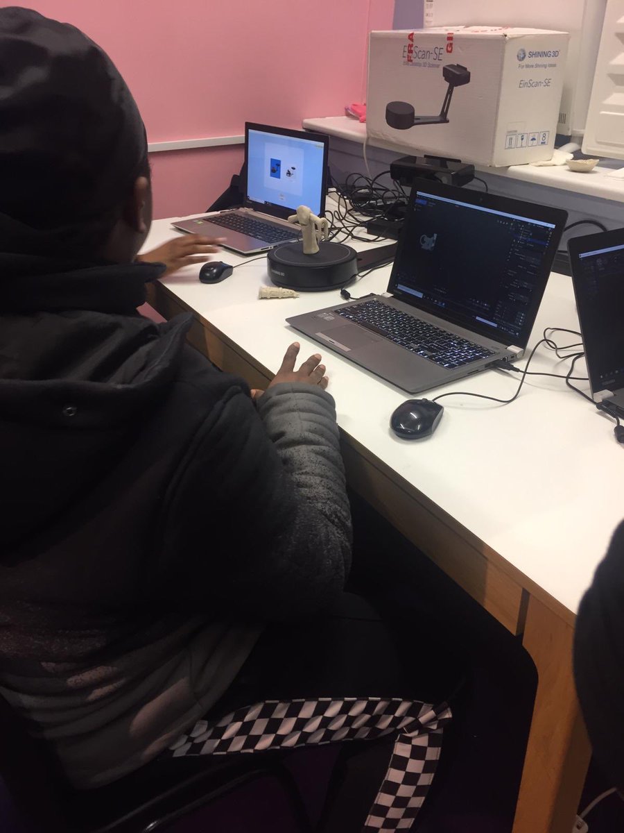 Super week of #VirtualReality & #3D printing with @bizzie_bodies @GrahamCREATE @WittyDitDesigns @haringeyyouth making #TECH4ALL #inclusive and fun