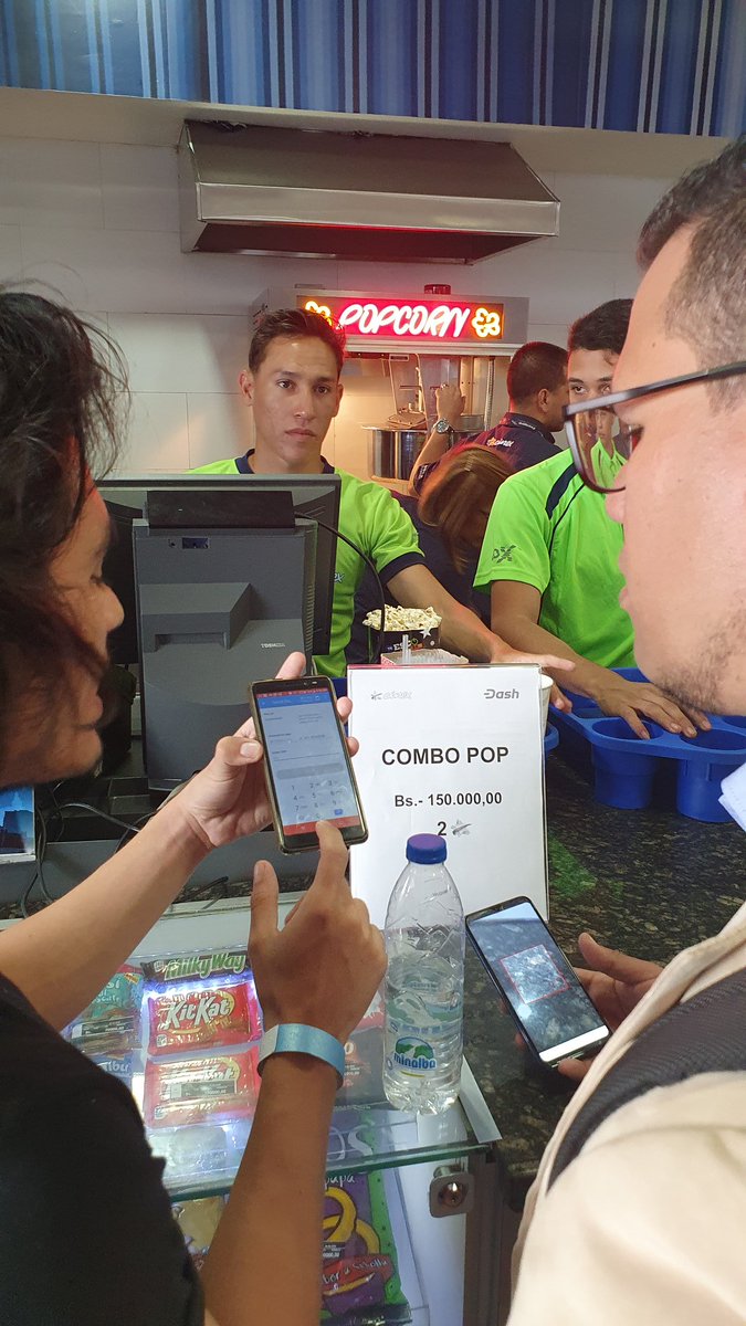 ernestocontrer's tweet photo. A big thanks to all the #Dash teams that came together to make this happen: @DashMallParking (Amazing presentation), @dashhelpme, @dash_text, @DashImpulse, and the many people that joined us to share with @Profranquicias, @profeluisv and all guests how crypto solves problems! https://t.co/yaSbPivU4C