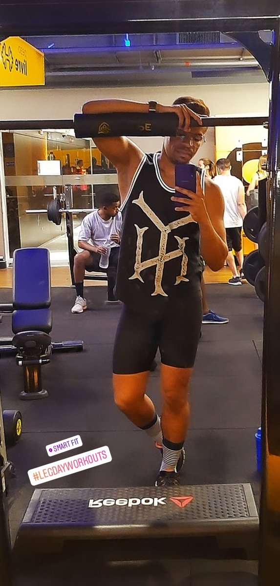 GuihMenegatti's tweet photo. 🦵🏽
.
.
.
#LegDay #LegDayWorkOuts #EsmagaQueCresce #XôFrango #VidaSaudavel #Gym #WorkOut #SmartFitAlunos #SmartFit #SmartFit2020 #NegroRJ #NegrosLindos #BoyRJ #MeninoDoRJ #GarotoRJ #Brasil #RioDeJaneiro #RJ #Errojota #SmartFitMarrecas https://t.co/HElA717U9v