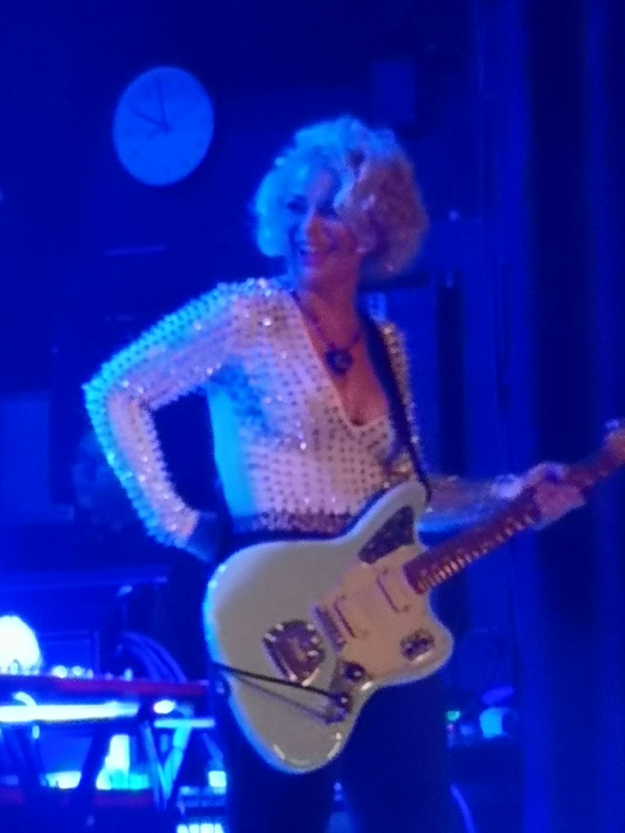TonyHom33's tweet photo. Great set tonight by @Samantha_Fish at the #IslingtonAssembleyHall #cigarboxguitar #KillOrBeKind #BelleOfTheWest #GotTheBlues https://t.co/z31mBk0nDN