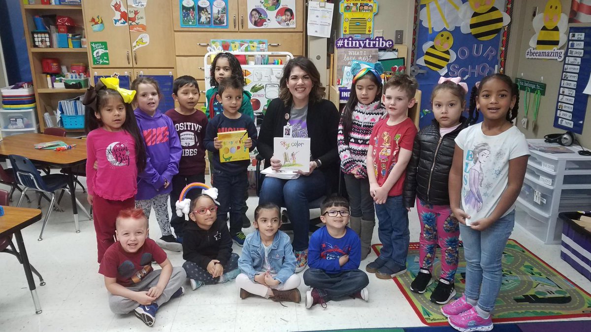 tanyakayd's tweet photo. We are still celebrating our love of reading this week!  #tinytribe #pngproud #beeamazing https://t.co/ItacKVc0VM
