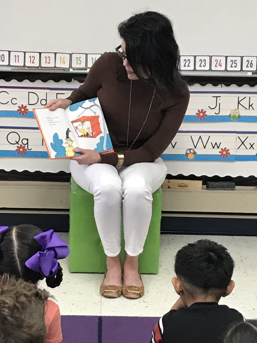 tanyakayd's tweet photo. We are still celebrating our love of reading this week!  #tinytribe #pngproud #beeamazing https://t.co/ItacKVc0VM