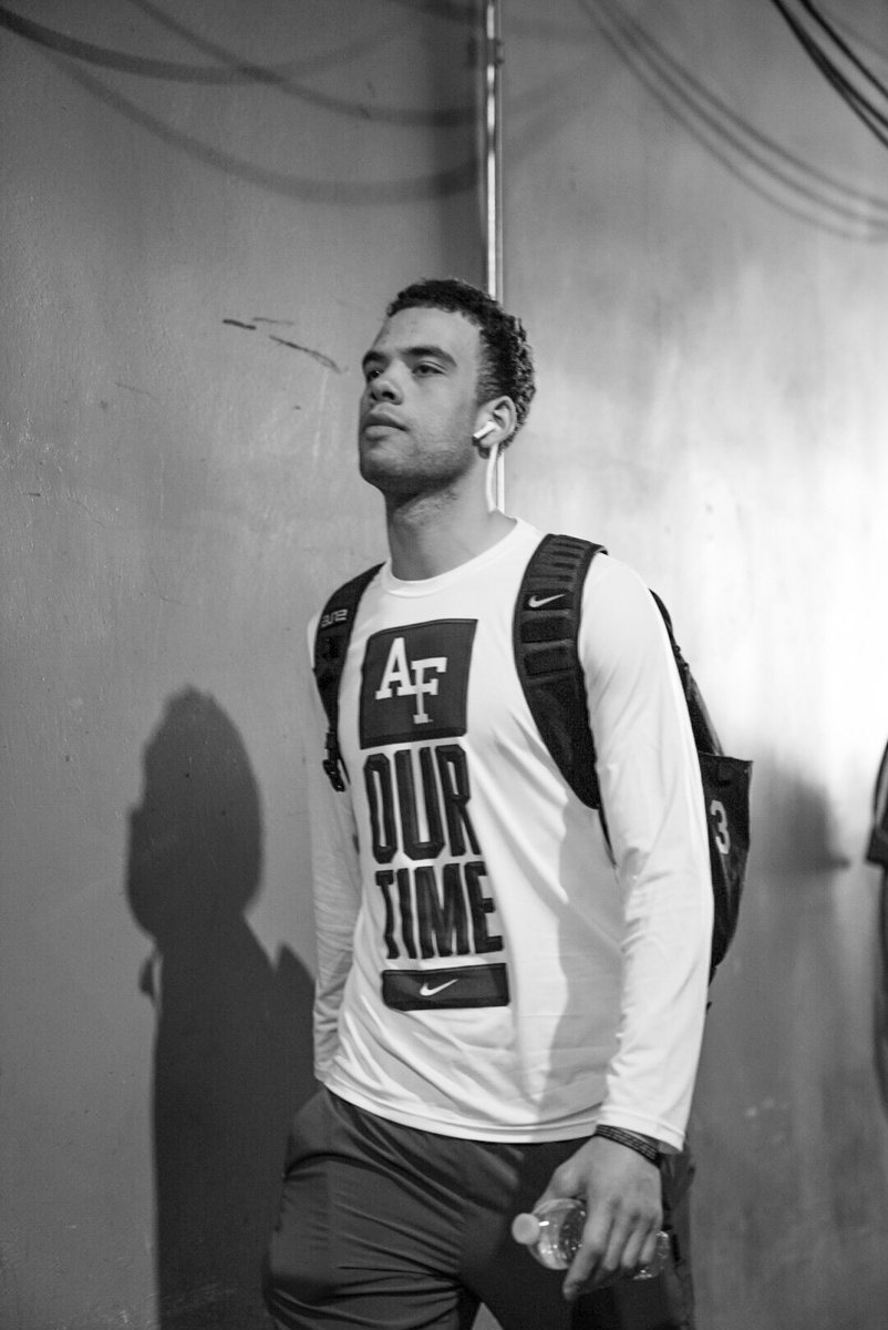 Sid_Tomes24's tweet photo. Thank you to my coaches, teammates, and falcon nation for letting me, a kid from Minnesota, live out my dream of playing college basketball. I loved every second of wearing that Air Force blue. I’m a falcon for LIFE. Will cherish the memories forever!⚡️🔵 #3out https://t.co/Hj2aGccXl9