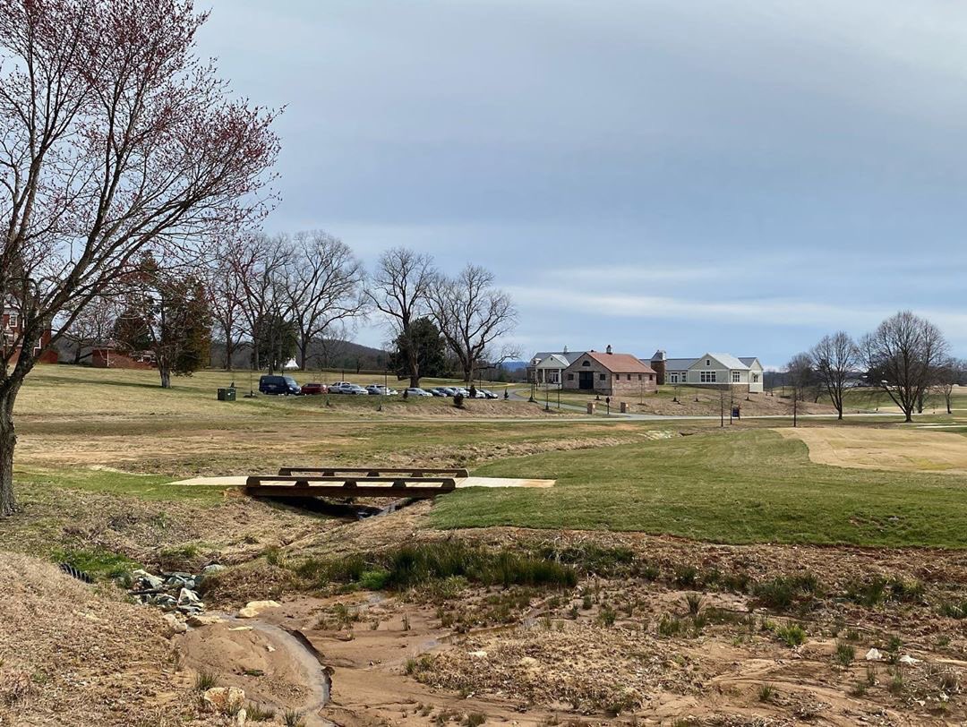 Thanks for sharing some photos with us <a href="/UVAMensGolf/">Virginia Men's Golf</a> 😍
Can’t wait until both teams at <a href="/UVA/">UVA</a> are able to play at their new facility!