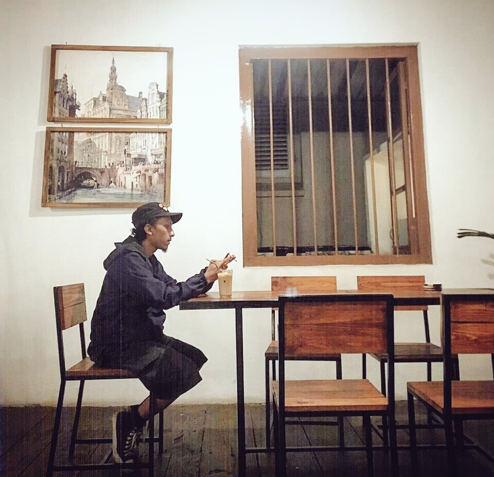 jarpofajar's tweet photo. Perihal waktu;
Hidup itu singkat, yang lama nunggu kamu otw.
.
. https://t.co/7TyutCkK1z