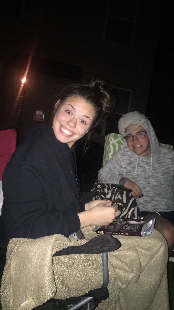 cmmclaughlin20's tweet photo. happy birthday maddy! hope you have a great day 😊 @_maddystrader https://t.co/8WXSQaQ70j