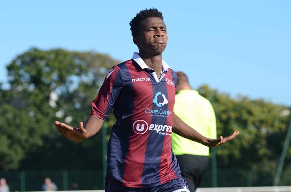 AspttBrest's tweet photo. [#Programmeduweekend] [#Seniors] ⚽🏟️

📅 DIMANCHE 8 MARS

🏠 ASPTT 1 🆚 GDR Guipavas #R2
⌚15h30
🏟️ Stade Raymond Chapel

✈️ Lanrivoaré 🆚 ASPTT 2 #D2
⌚15h30
🏟️ Stade Jean Le Ven

🏠 ASPTT 3 🆚 Landéda 2 #D3
⌚13h30
🏟️ Complexe sportif de la cavale blanche https://t.co/NV7sgvDSKu