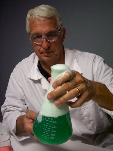 What are you up to this weekend? Stop by the museum for Professor Ray, a $6 Slime Workshop, or Little Scientists Club!