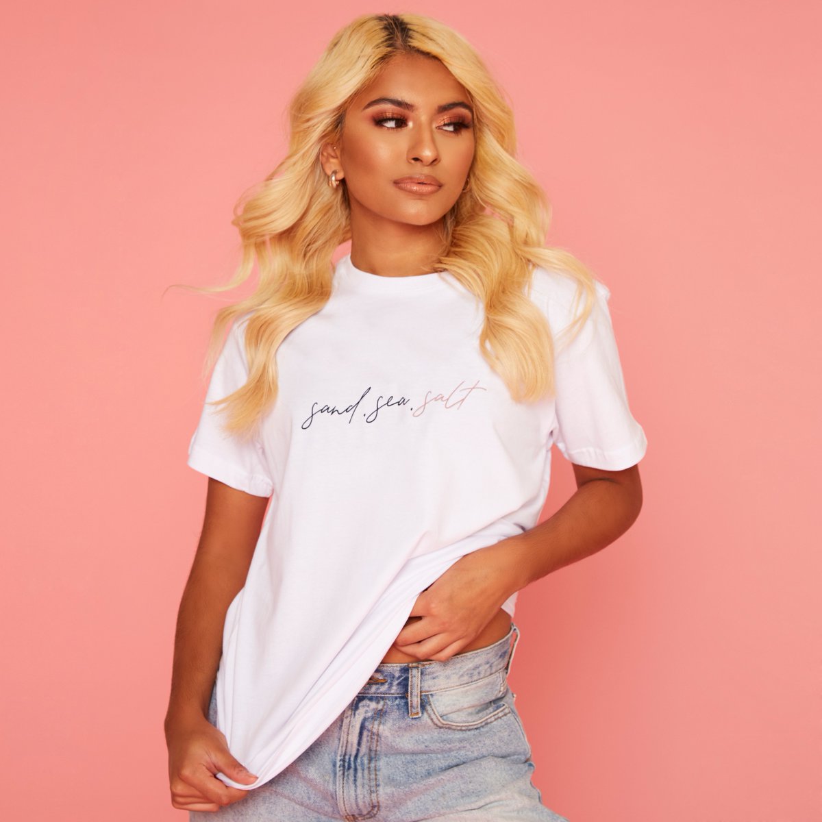 SaltbyCC's tweet image. Happy Friday everyone!
Sharing our 'Sand, Sea, Salt' T-shirt from our Beach Babe collection because it's the weekend and we all need some summer in our lives - have a good one
#fridayfunday #itstheweekend #beachbabe #tshirts #saltbycc

saltfashion.co.uk/shop-all/sand-…