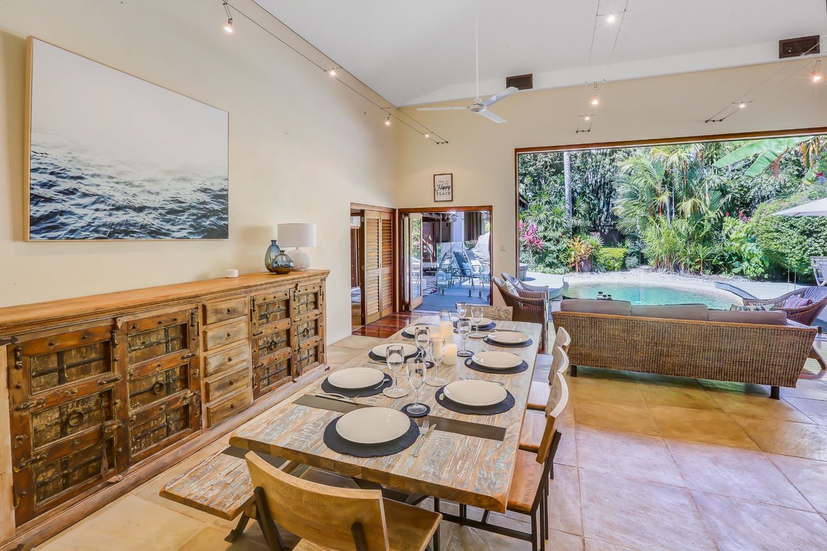 tbc_fnq's tweet photo. POPPY'S RETREAT - PALM COVE
BOOK ONLINE NOW https://t.co/eWtDlO935Y OR CALL 1800 887 274
#DontJustStayINDULGE Always Stay With #theboutiquecollection
#PoppysRetreat #PalmCoveHolidayHome #LuxuryHolidayHouse https://t.co/fUulUuTyCn