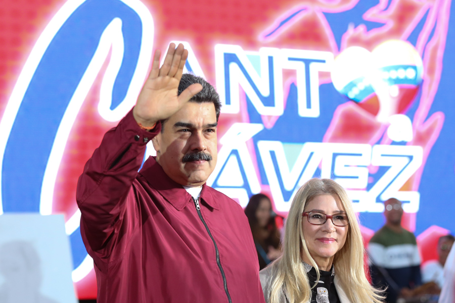 PresidencialVen's tweet photo. #EnVivo📹| “Hoy #5Mar cuando se cumplen 7 años de la partida de nuestro Comandante Chávez la tristeza y el dolor son imborrables. Para el pueblo patriota y bolivariano de Venezuela son días de recuerdos, de nostalgia, de tristeza, de dolor”, manifestó el presidente @NicolasMaduro https://t.co/9kMfqjRd0j