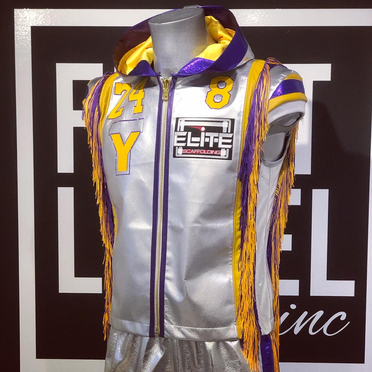 FightLabel's tweet photo. M E T A L L I C A @iam_yafai @thestarinfrisco in our silver foil leather jacket with NFL style sleeve details @dallascowboys #DallasCowboys #NFL #FightLabel #Boxing #Boxeo #Fringing #Tassels #Lakers #Dallas #Texas #Frisco #YafaiGonzalez #YafaiChocolatito #GarciaVargas #DAZN https://t.co/XfTnCDWSwa