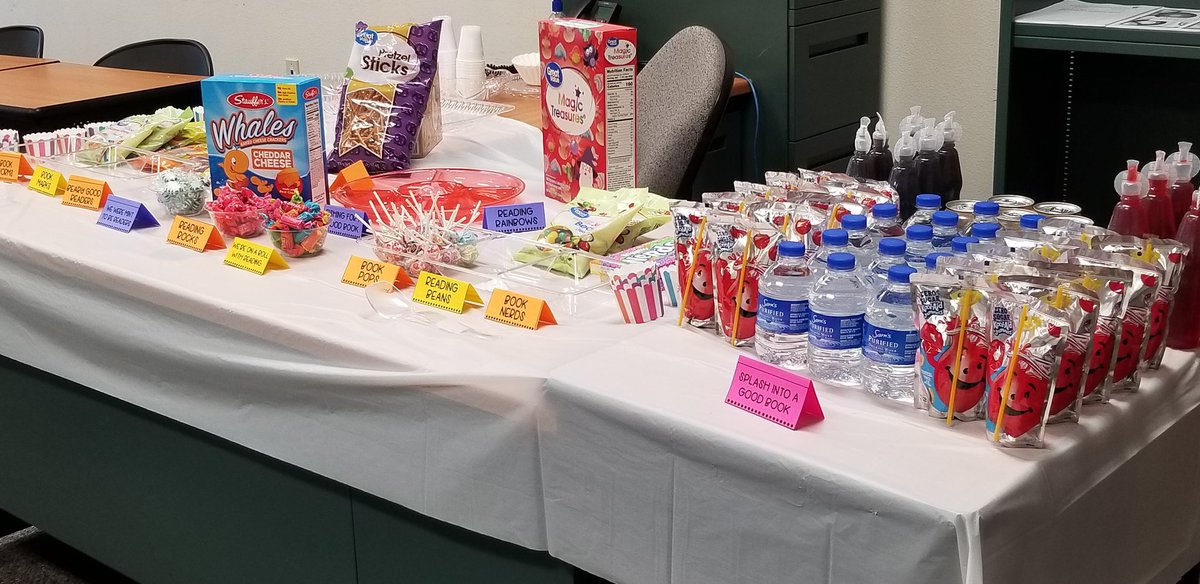 CoachEvonV's tweet photo. Getting prepared at @McCowanMSDeSoto in @desotoisdengage
for our class drop and read! Come join the fun and read with us! #orchestra #readingbuffet #readingispower #readingfun #readingmatters #orchestrakidsread #ReadAcrossAmericaWeek https://t.co/QM1WVttMGN