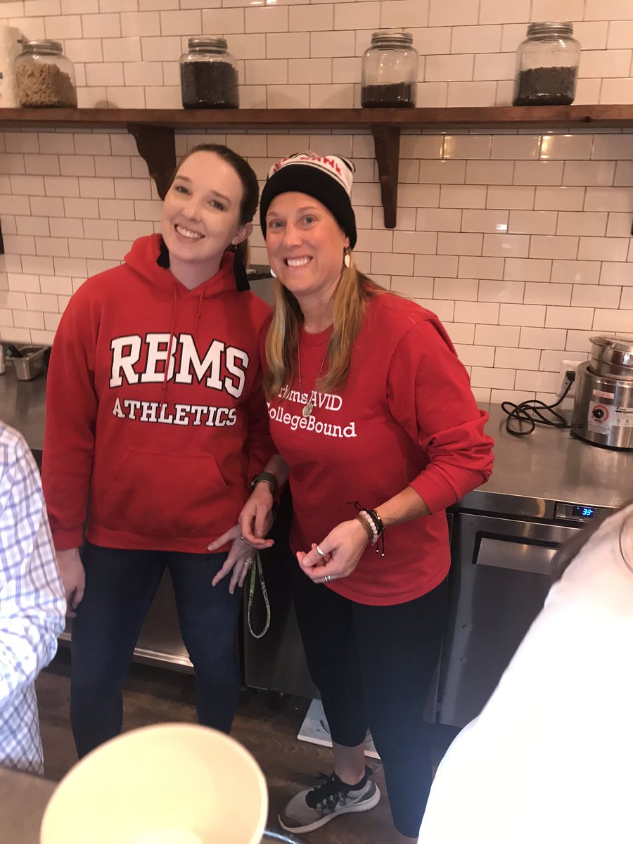 MrsMerklinger's tweet photo. Shout out to these dedicated teachers, serving for a good cause! @rbmsROCKETS #nicholascreamery https://t.co/V1SMRb22Ge