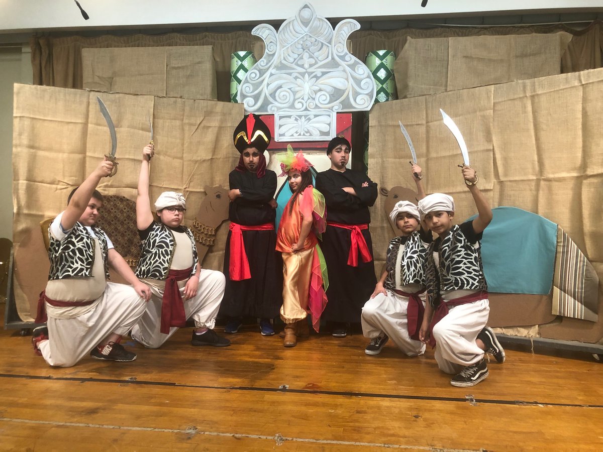 naida0958's tweet photo. More photos of our Aladdin Dress rehearsal ! It was magical ! https://t.co/CJ0vCdBI8L