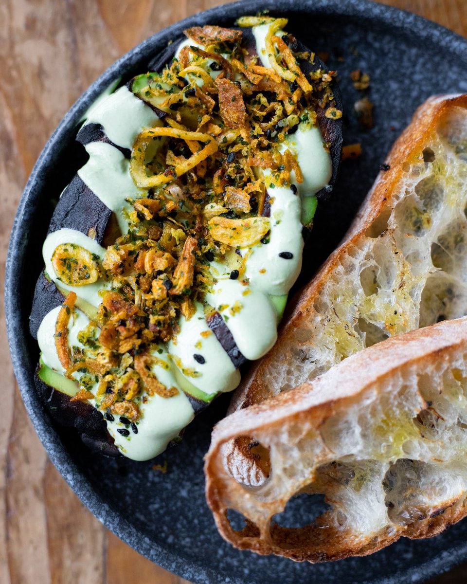 contigoaustin's tweet image. We'll put Charred Avocado on anything. ☝️
