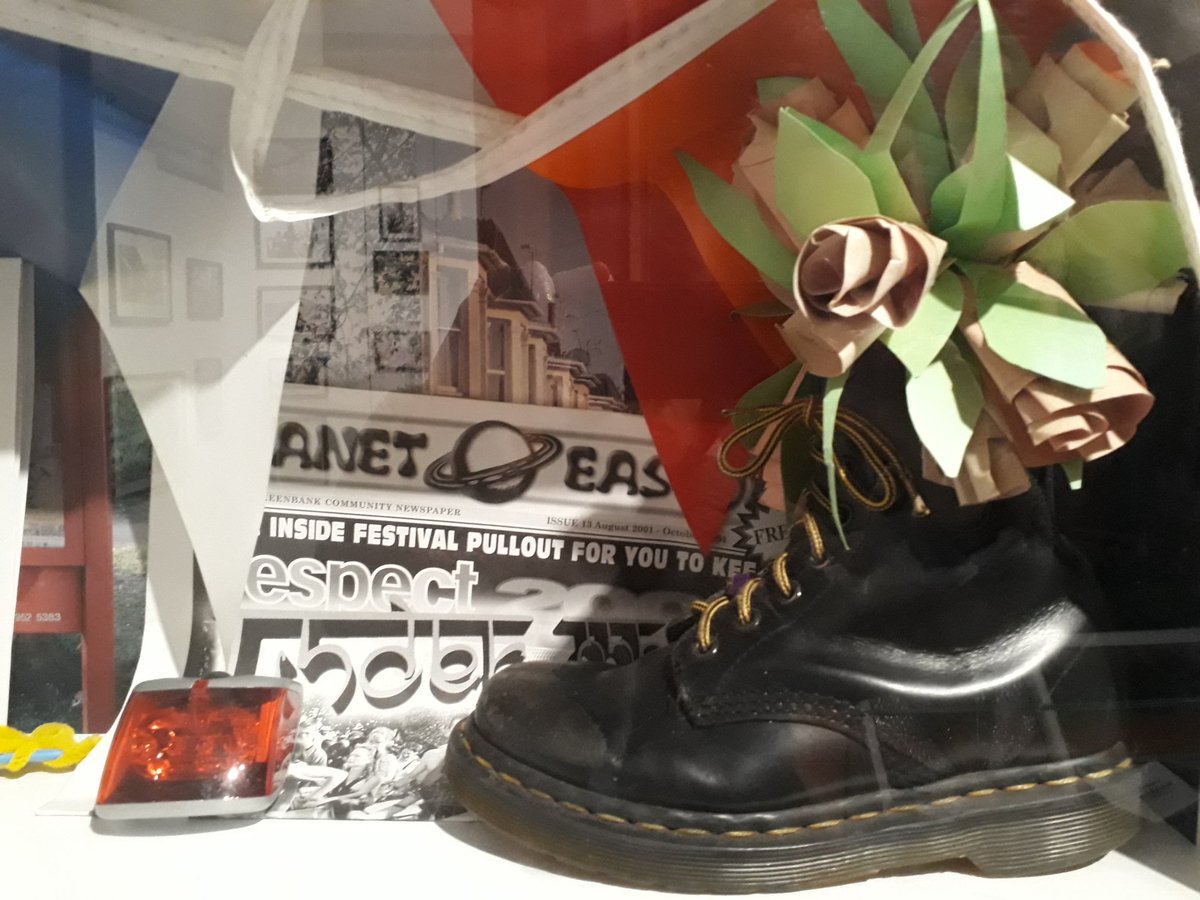 JulieBegen's tweet photo. Annual trip to @mshedbristol with #WhitehallPrimary this week, drawing on the dockside.
Always pay a visit to my sons #DrMarten boot with my paper flowers #Easton #BS5 https://t.co/OnmXnPF9Ca