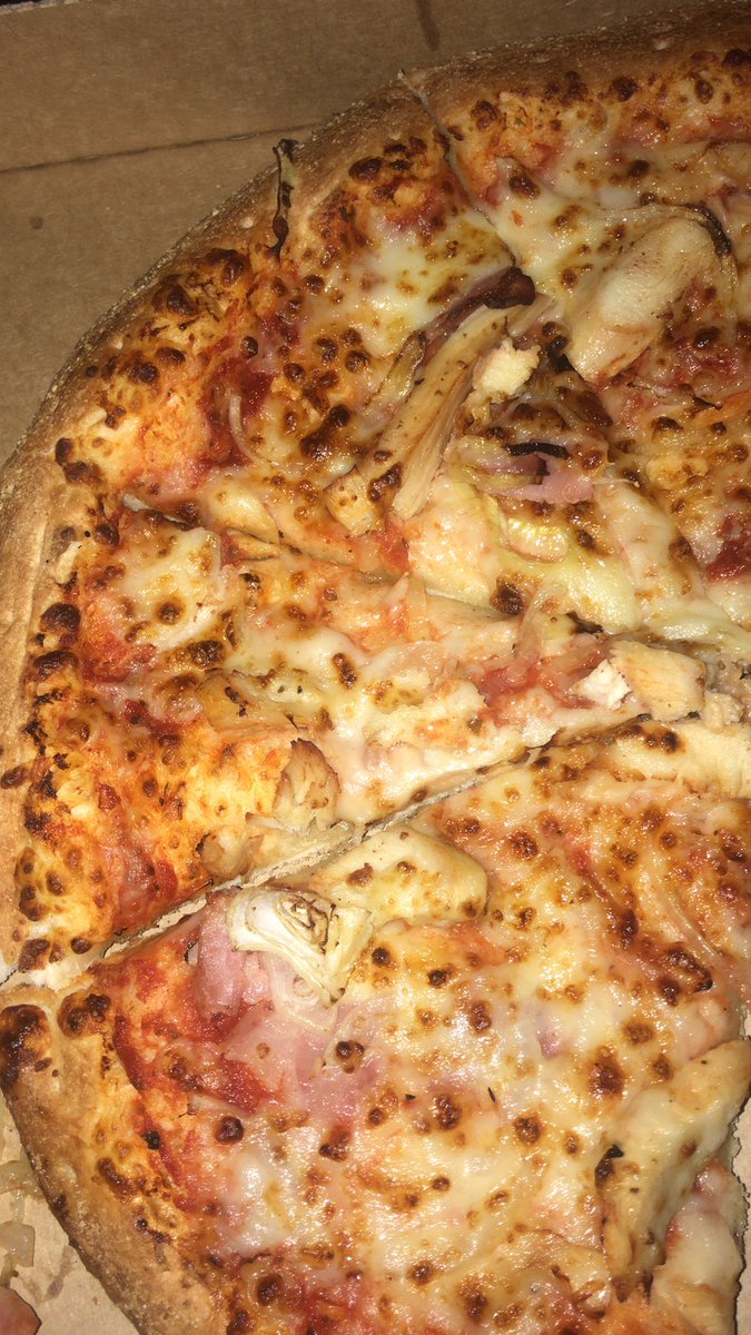 When he hates veg, purposefully orders a BBQ MEAT FEAST and he gets a chicken pizza with bacon and shit load of onions! 😬🙄🙈 <a href="/PapaJohns/">Papa Johns</a>  in Hendon.... you’ve let us down again.