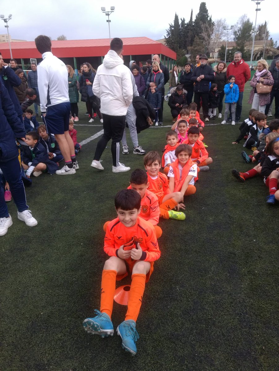 Juventud_CF's tweet photo. 🧡⚽ PREBENJAMIN "A" CAMPEÓN en el Torneo Memorial Oscar Lou organizado por @st.casablanca_futbol ⚽🧡

#FormandofutbolistasForjandopersonas
#lafabricanaranja
#SDJ50
#AupaJuventud https://t.co/qC0UB1aM2X