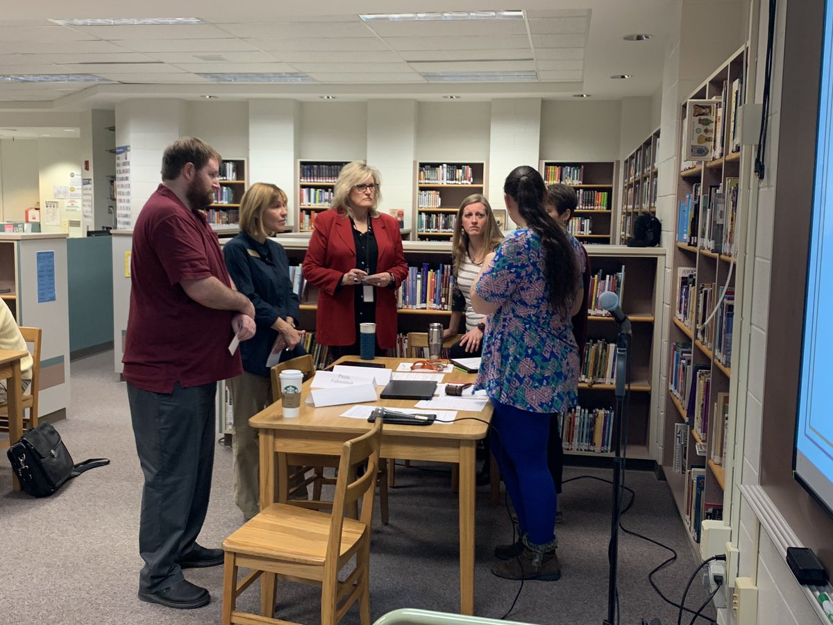 MrsMarshallTSC's tweet photo. Klondike Middle teachers #leadbypractice by modeling and “Championing” the 2x10
Strategy. @KlondikeMiddle @MrsNibarger18 @ginacourtois #TSCMind #TSCINtegrate 🧠❤️ https://t.co/0SBFj8tkjV