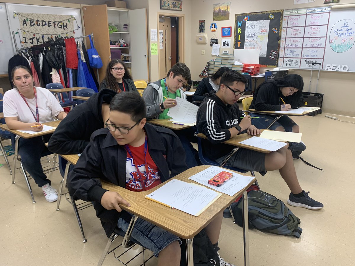 mrs_u_EHS's tweet photo. EOC English 1 tutoring is in full swing 💪🏼✨ today we are reviewing fictional text, annotation strategies and getting familiar with the dictionary! And of course, having some fun! ☺️📖✏️ can’t wait to see these kiddos hit a home run in April! @BelAirHigh #allSTAARS https://t.co/r0SsiBLjQ7