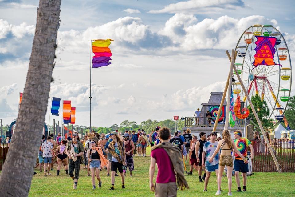 OkeeFam's tweet photo. Day 1 in full swing! 🎡🌀 #OMF2020 https://t.co/iL2DnqfiG7