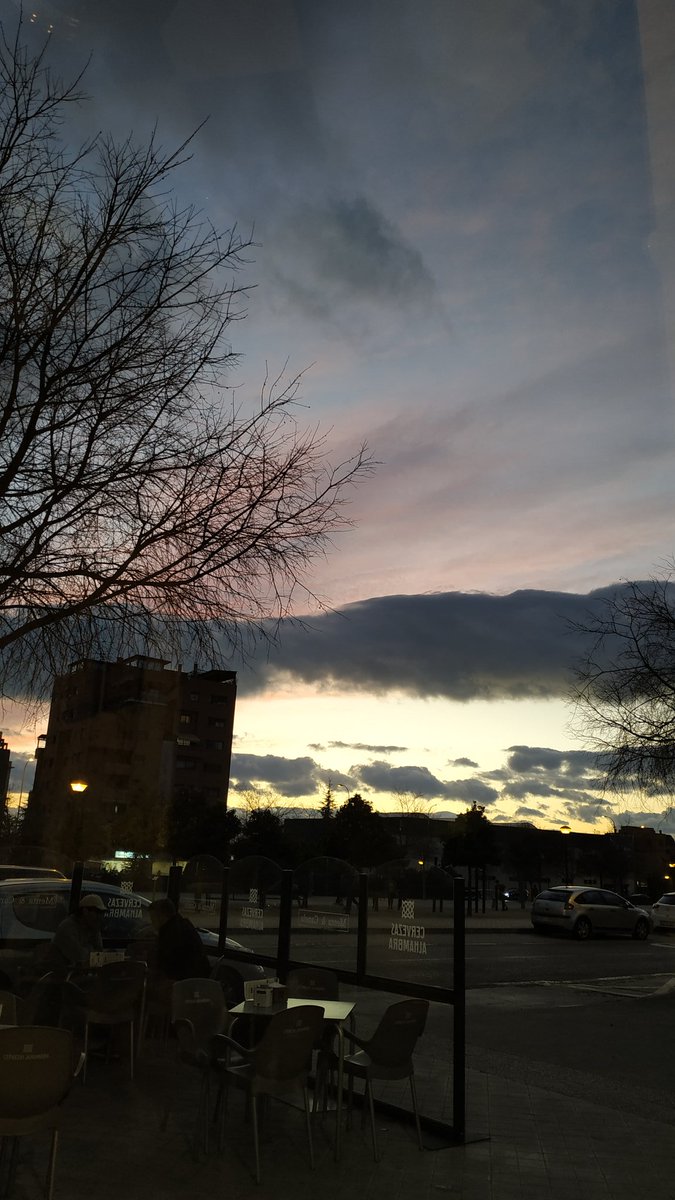 martagaarc_'s tweet photo. Atardeceres en @PlanesGranada 
#CerrilloDeMaracena https://t.co/MhfAMgG0RN