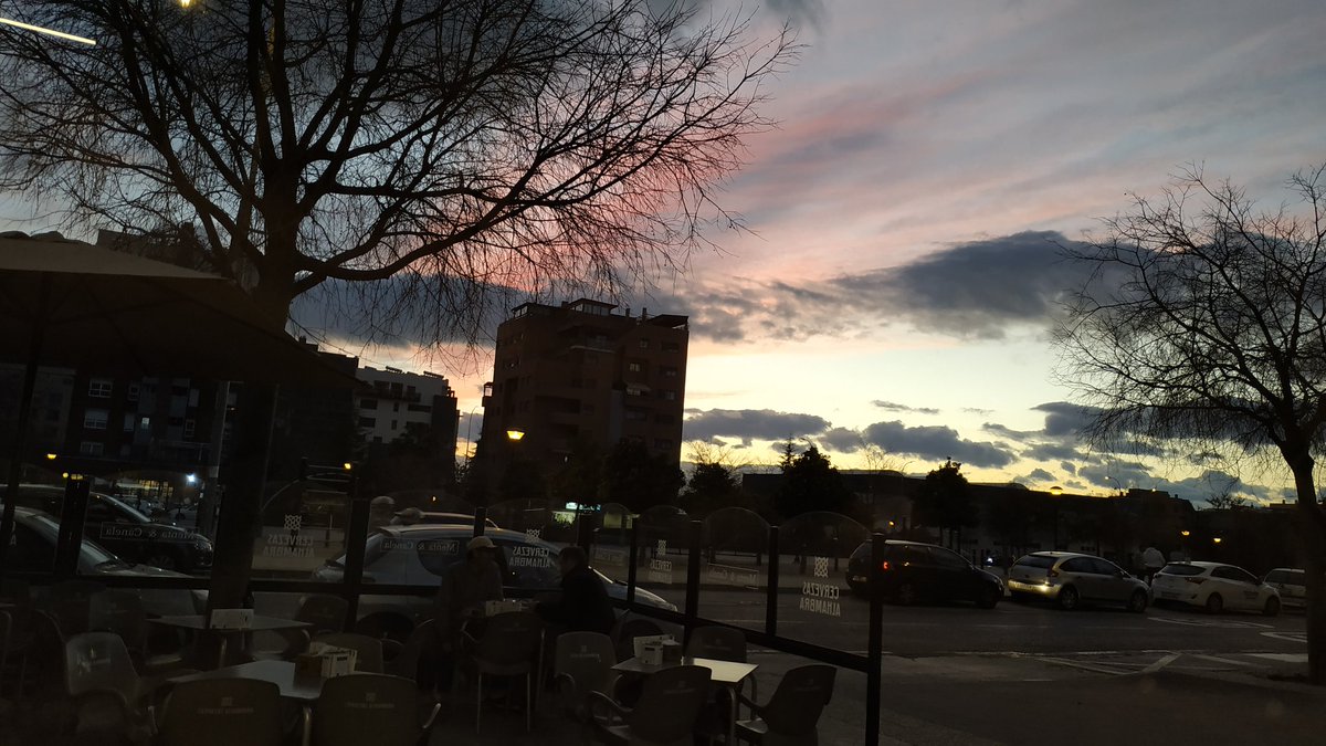 martagaarc_'s tweet photo. Atardeceres en @PlanesGranada 
#CerrilloDeMaracena https://t.co/MhfAMgG0RN