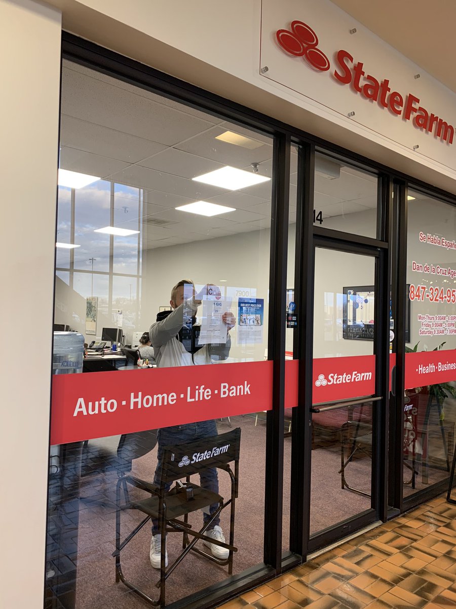 Park Ridge is getting the word out about promotions! <a href="/patryk_tadel/">Patryk Tadel</a> and I visited some friends in the community today and made a bunch of new ones. <a href="/GlmPark/">GLM Park Ridge</a> @Syed_ATT <a href="/NoemiAdame80/">Noemi Adame</a> <a href="/PaulaVofGLM/">Paula</a>