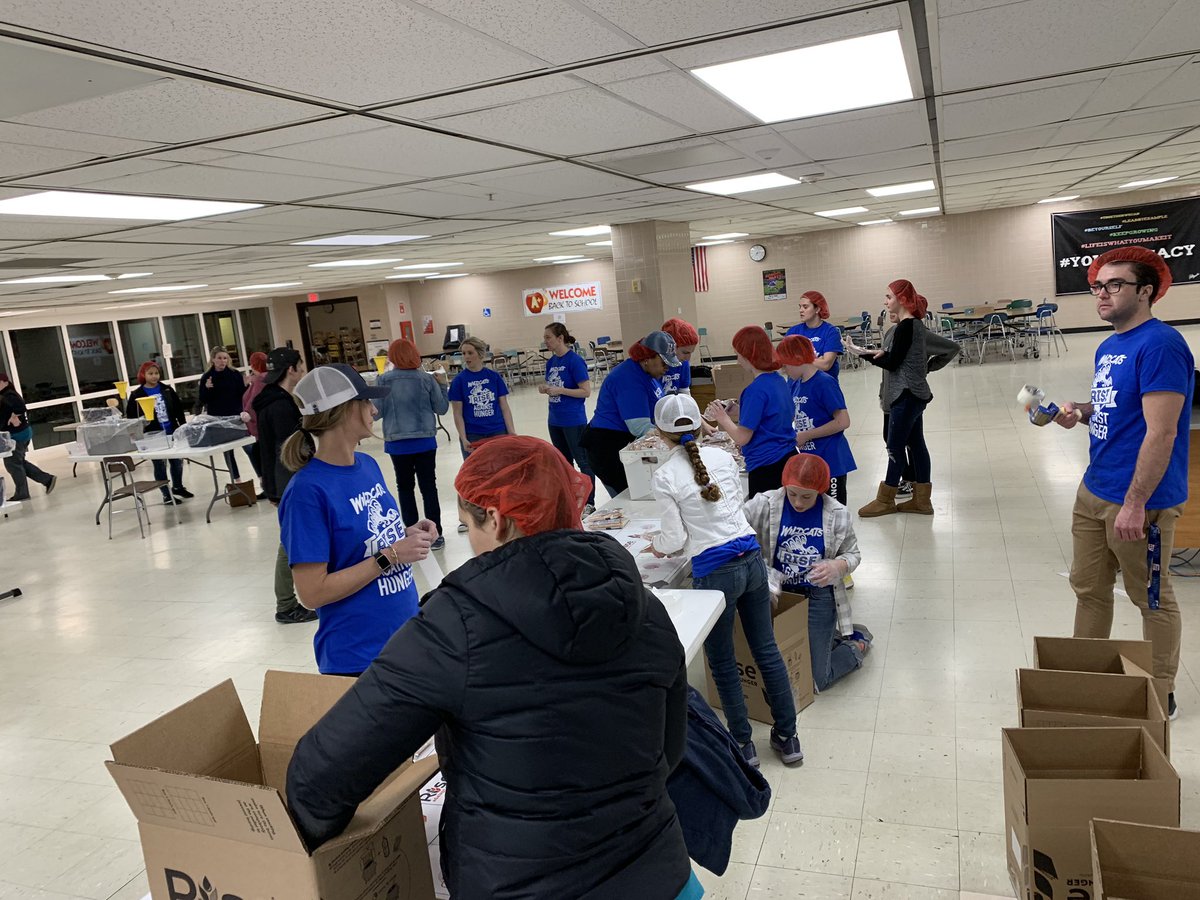 What a great time it was <a href="/MartinWildcats/">Martin Middle School</a> tonight, supporting Rise Against Hunger <a href="/Rise2030/">Rise Against Hunger</a> and their mission to end world hunger! Over 10,000 meals 🥘 were prepared and packaged this evening! <a href="/BillBlackRI/">Bill Black</a> @mrt_mmsep #wildcatpride