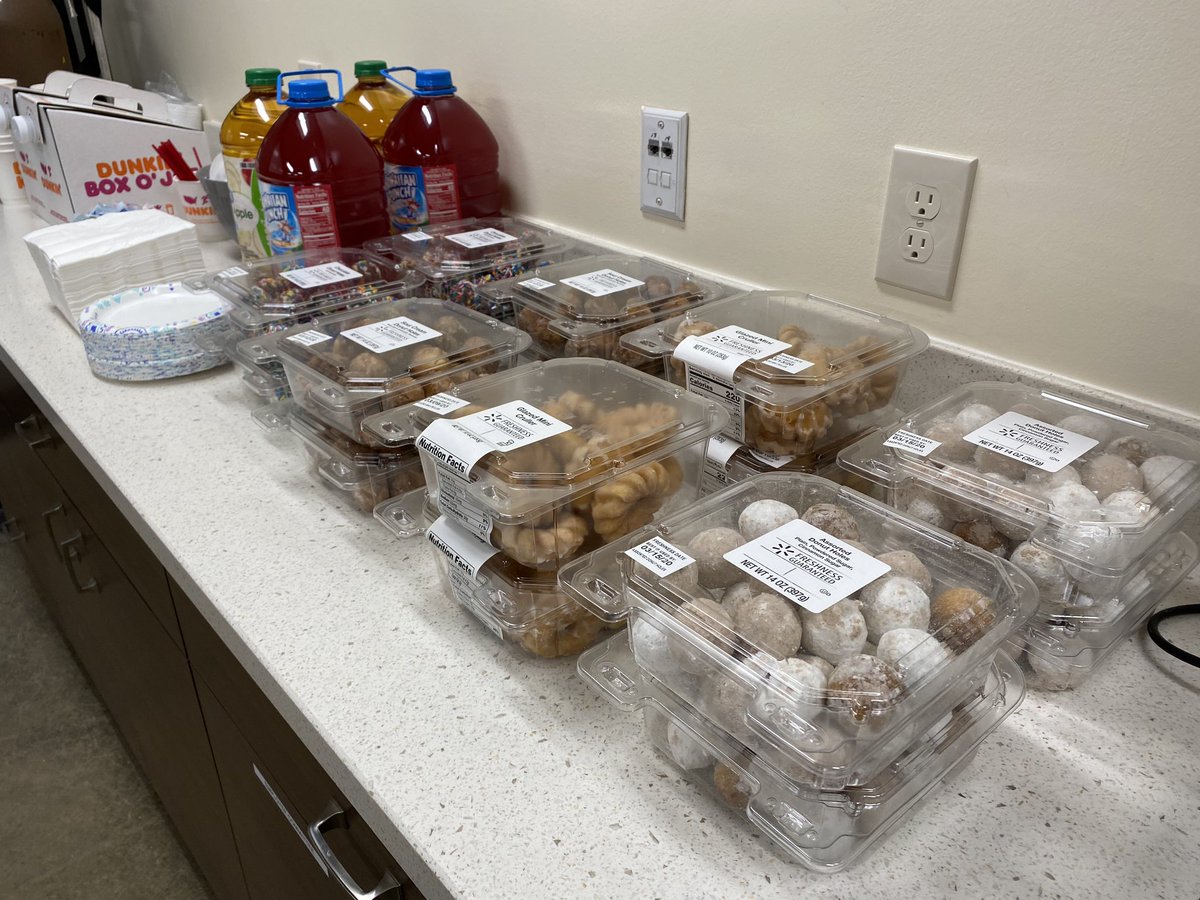 🎉 Orange Thursday at 1257 🎉 <a href="/scottraymond213/">Scott Raymond</a> <a href="/HdShultz/">Joshua Shultz HD</a> @HRJohnH <a href="/SaraSaralesher/">Sara</a>