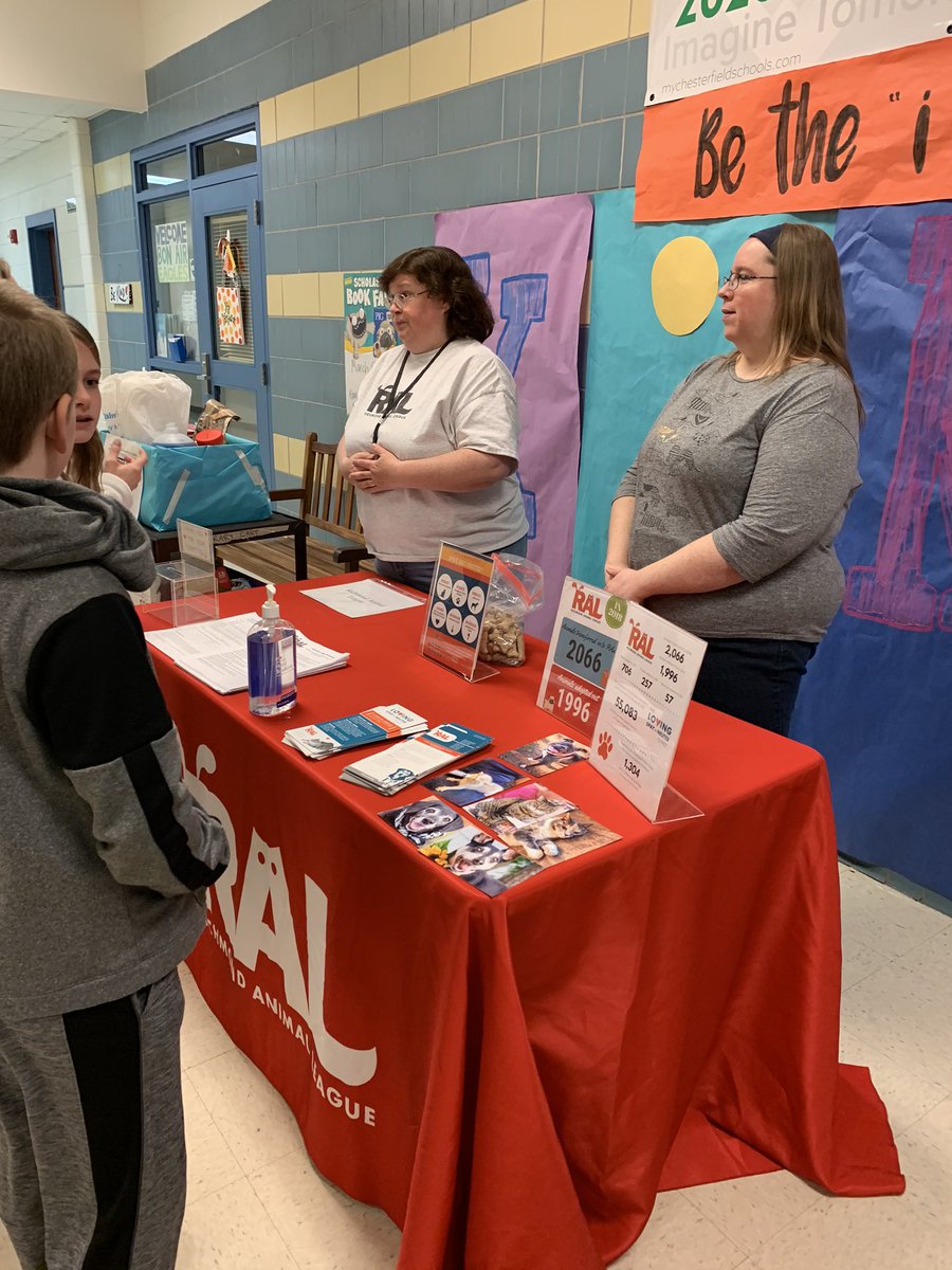 To say One Book, One Village was a success is an understatement! Happy so many Bon Air and Crestwood families came out to celebrate literacy! <a href="/HeatherFGentry/">Heather Gentry</a> @BAES_Eagles <a href="/lindsayporzio/">Lindsay Porzio</a> #oneccps #readerleaders