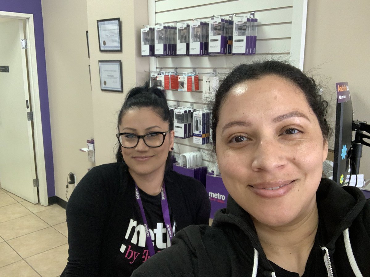 AlmaM2019's tweet photo. Field day’s are the Best especially when you meet some incredible people! #purplelife #SwisBest https://t.co/2Bbk0FGf42