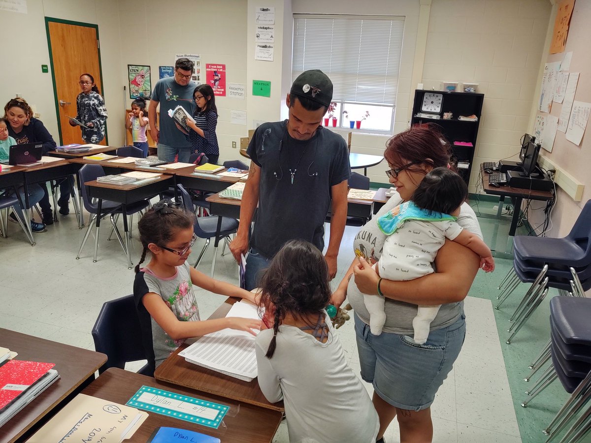 Mr_Sandrin's tweet photo. I love the look on parents' faces when the students show off all their hard work. The kids were so proud of themselves during student led conferences. @NISDRhodes #rootedrhodes #NISDLegends https://t.co/FlUdUb137f