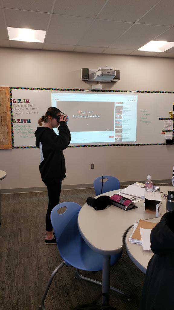 T_Giles178's tweet photo. Took these students to Verona, Italy via VR googles to see the statue of Juliet!🎭 https://t.co/YdgWRQLIT9