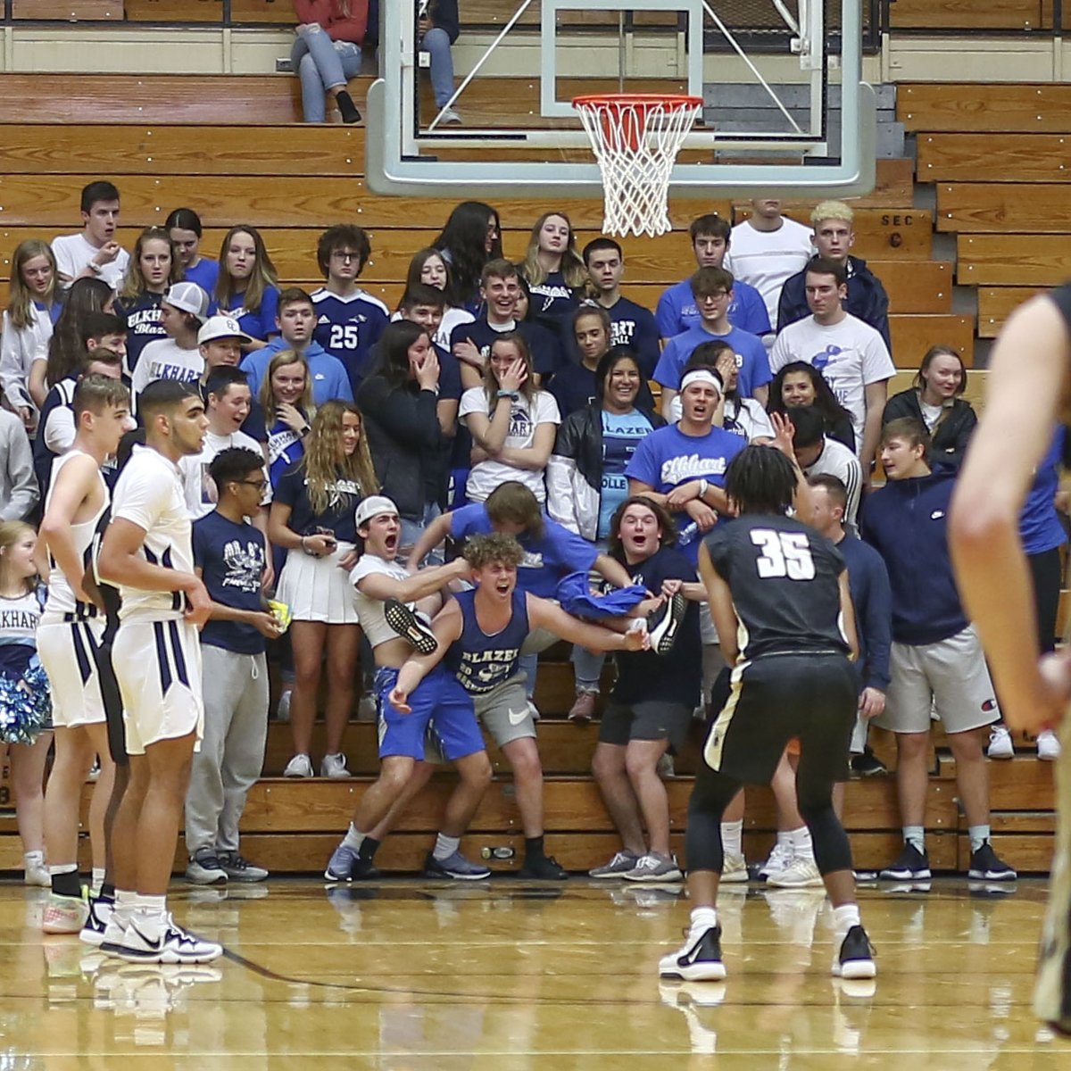bbeachy2001's tweet photo. @haineyfotog You claim these kids?  🤣🤣🤣
@ElkhartBlazers https://t.co/spHWYQJsGP