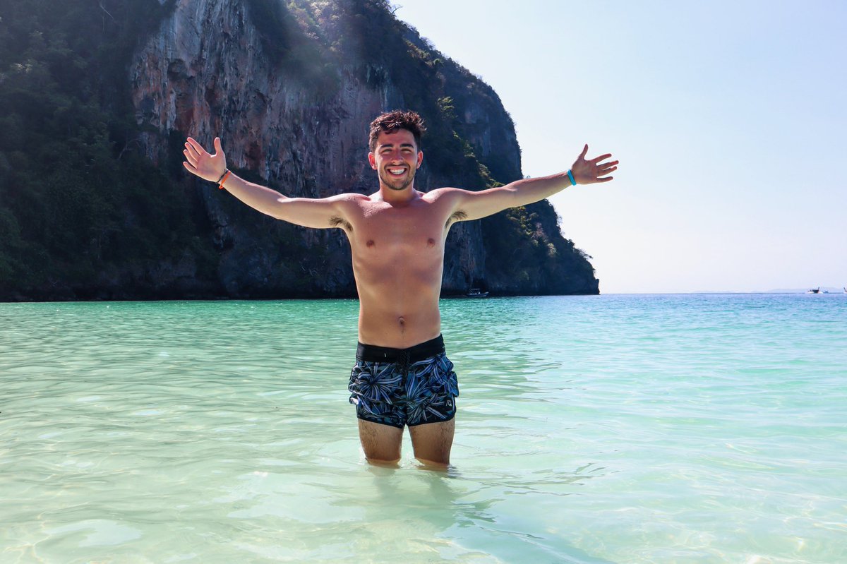 lilbrycet's tweet photo. Forgot i had a Twitter #phiphiislands https://t.co/X0qxLJ4MQf