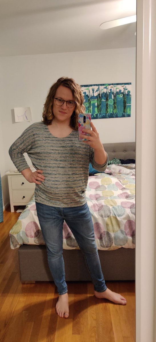 Lauren_Eily's tweet image. I'm loving this top! But this neckline is wild. What is this.... airy sensation?! And why is this top sliding all around and need constant readjustment?! I still love it. 😂😍 #newexperiences #secondpuberty #girlslikeus