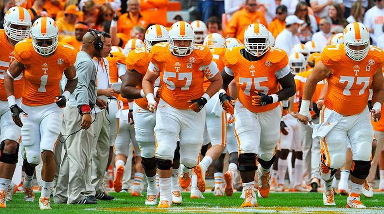 TITUS_ATIMALALA's tweet image. Very blessed to receive my first SEC full ride scholarship from the University of Tennessee‼️ #GoVols @CoachLolohea @CoachTMurph @BrandonHuffman @adamgorney @DemetricDWarren