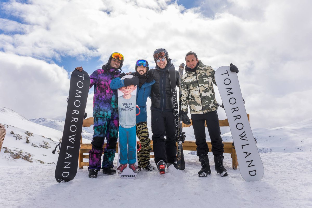 Tomorrowland Winter zrušen! Francouzská vláda přijímá opatření ohledně viru COVID-19 ve Francii. Proto prosazují zrušení velkých akcí.Organizátoři Tomorrowlandu ale myslí ale na své fans a tak má každý kdo zakoupil lístek možnost slevy na nákup lístku na příští rok a další výhody