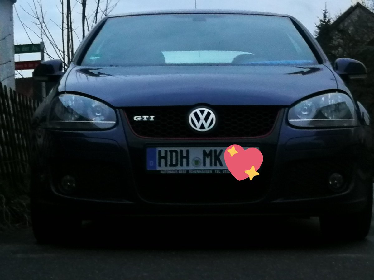 RacingGT93's tweet photo. When I see her, I fell in love with her, happy to having you! #golfgti #golfV #Volkswagen #perlblue #GTI https://t.co/RCz4LIXMQz