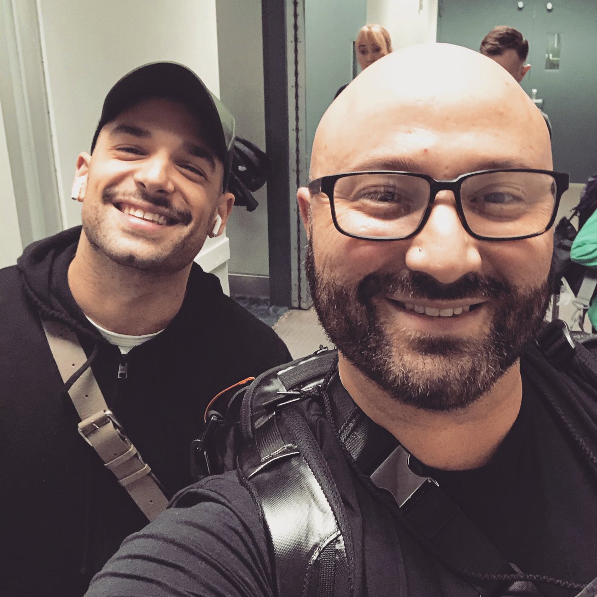 ChrisJones2883's tweet photo. @JohnnySibilly when your in line at the airport heading home and happen to look up and one of your favorite people ever is standing right in front of you. It was so good to meet you! https://t.co/XTQ7f4eyXr