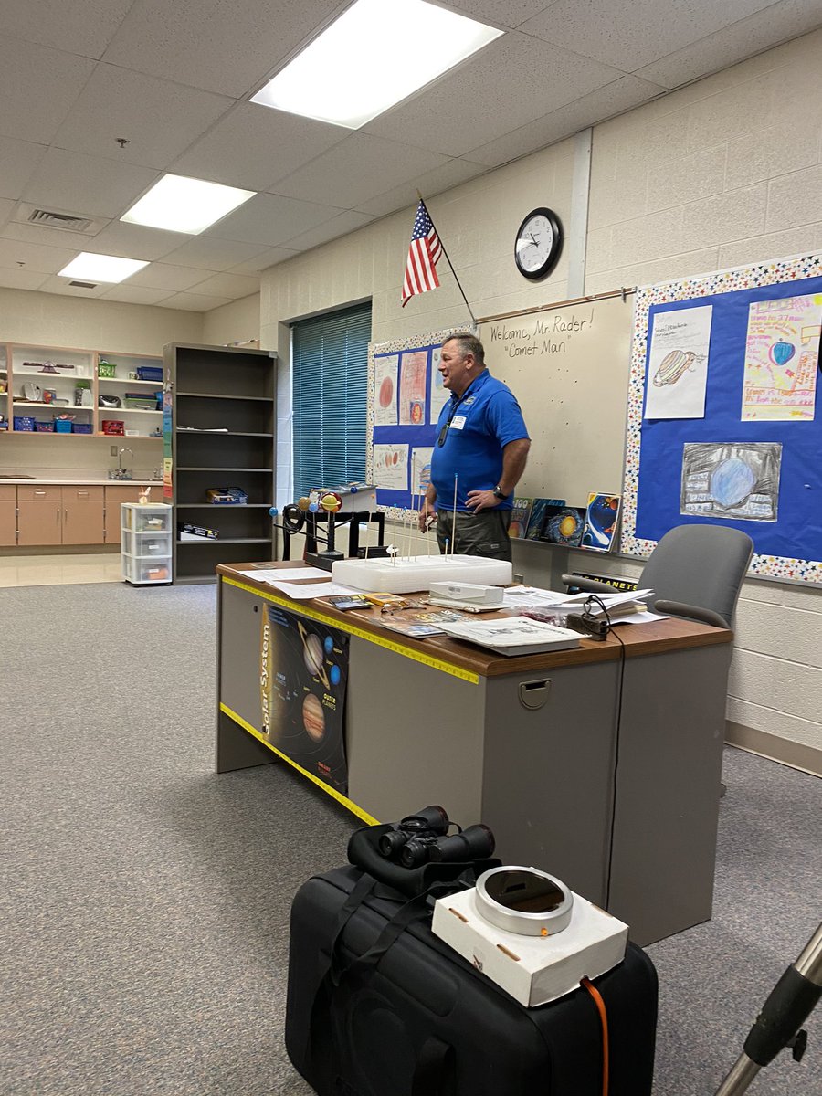 RondaRonnie4's tweet image. Wrapping up our solar system unit starter with a presentation from Mr. Pat Rader from the Kentucky Amateur Astronomy Club of LBL. #TeachCent