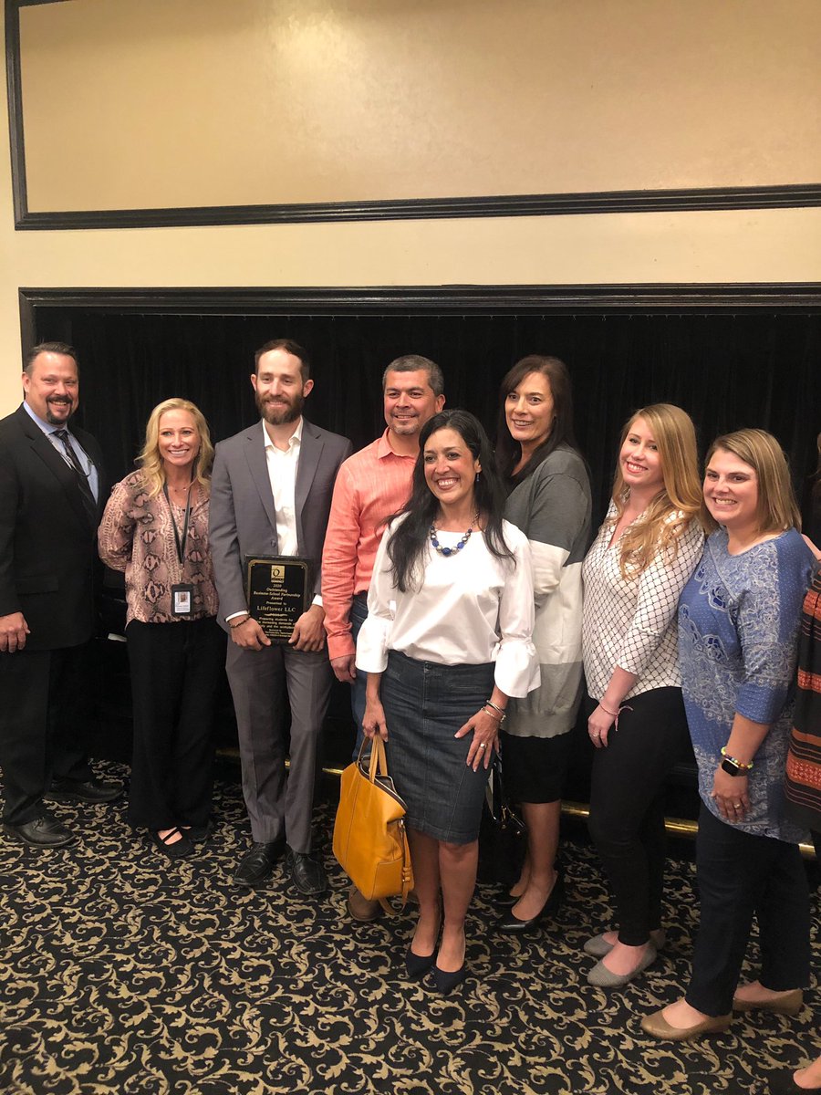 tarakaitfors's tweet photo. Proud to celebrate the industry partnerships @fresnounified during the @fresnocompact Business and Education awards luncheon! So very grateful to our awesome partners for supporting students with Work-Based learning opportunities! #charlieharris @garbennettllc @BettsCompany #cte https://t.co/fCoSkLPy1p