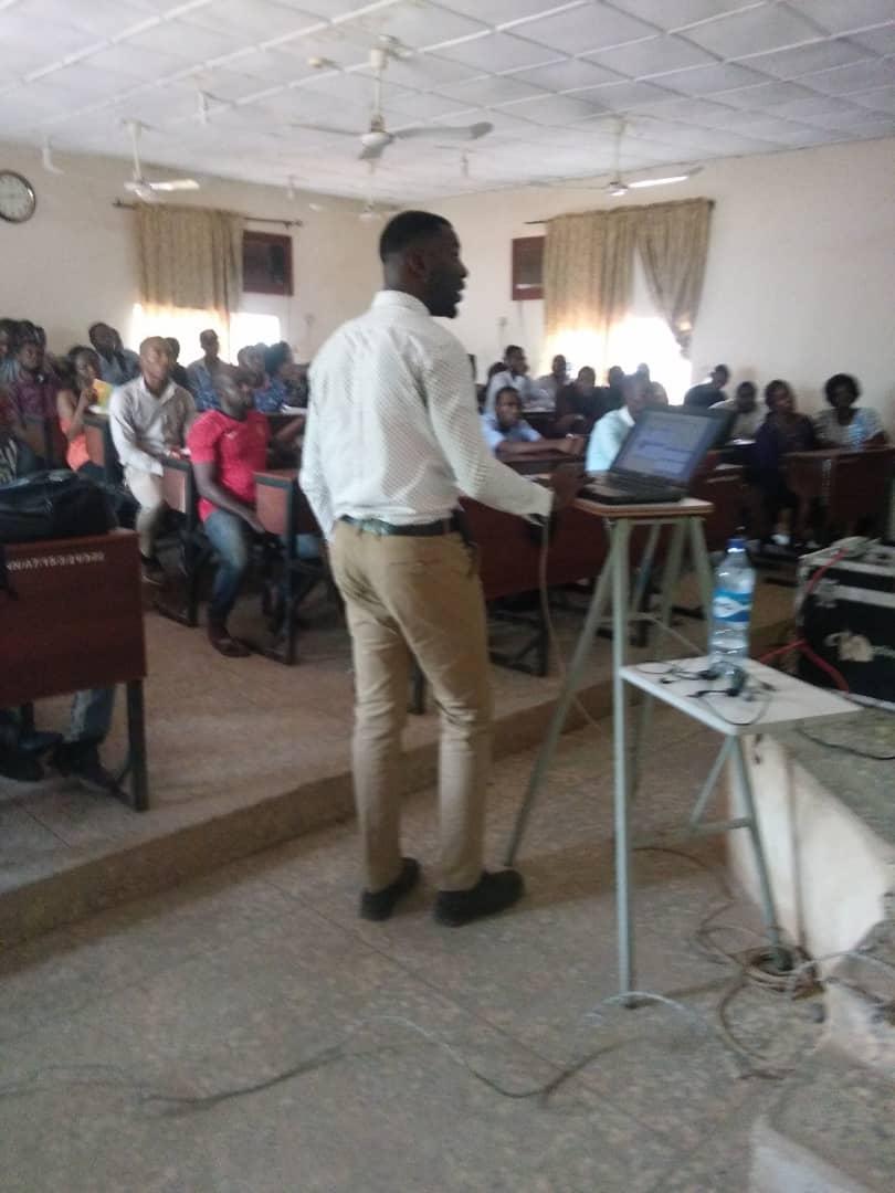 Geomative01's tweet photo. The third Nigeria geophysics technique-electrical resisitivity tomography demonstration has be hold in March 2nd in 2020 year at UNN enugu, our partner Mr.Gideon explained the knowledge and application of our Geomative ERT, and also demostrate field testing ,cases sharing. https://t.co/bUXT8FWmtW