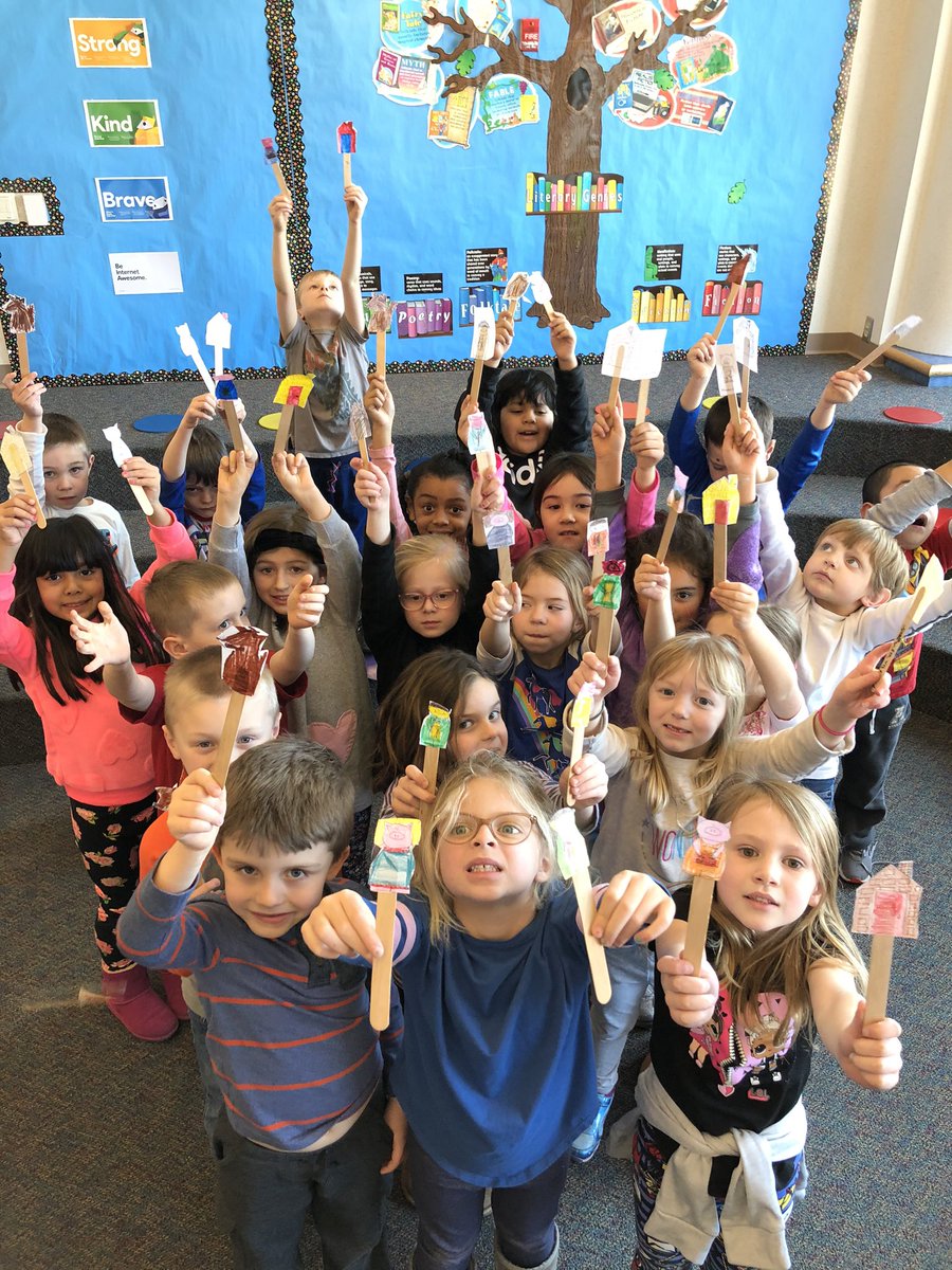 Kindergarten students working in small groups to retell the story of The Three Little Pigs! #wwsALLin <a href="/MapleGlenWWS/">Maple Glen</a>