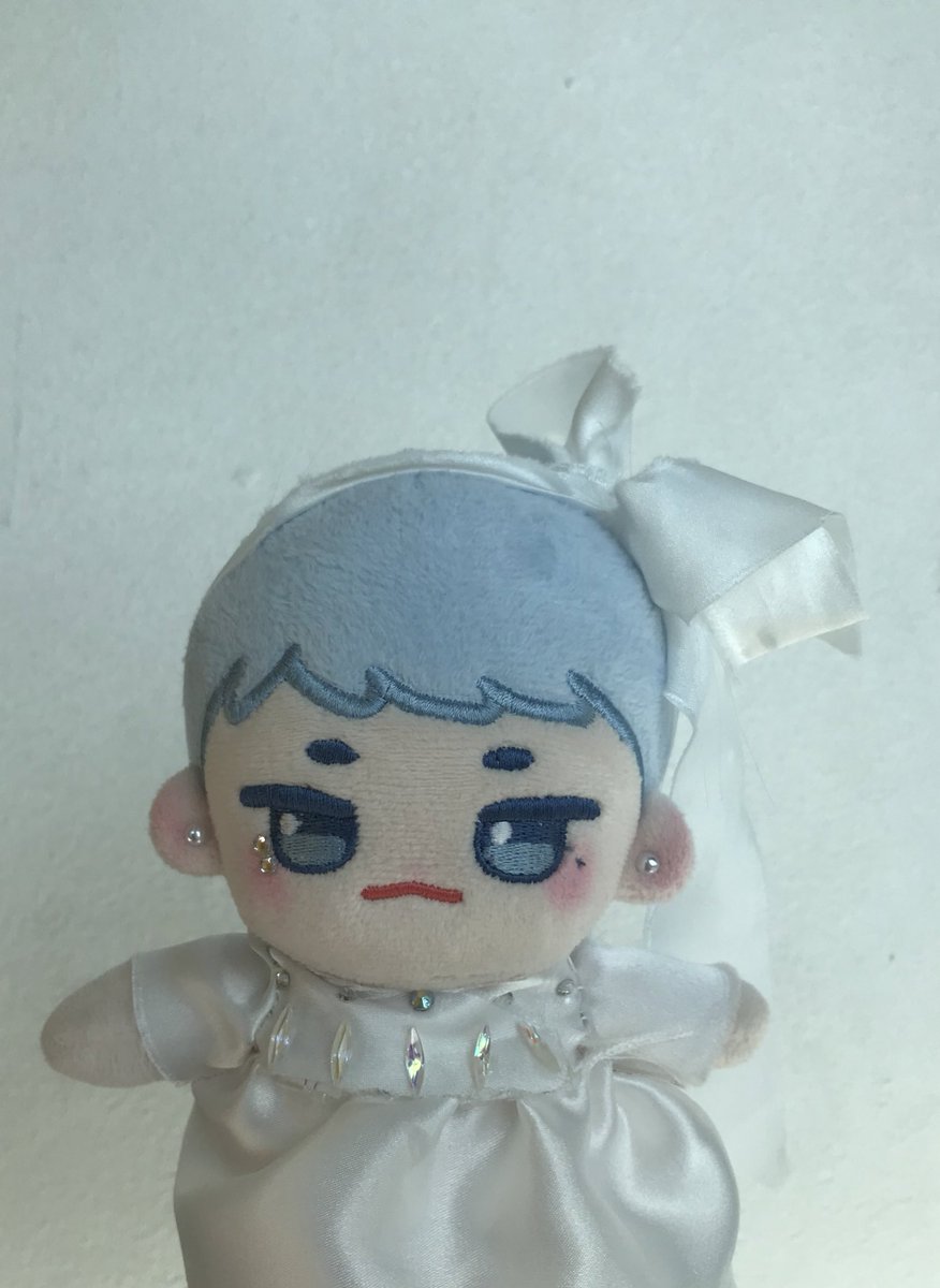 [miang's 뽀요]
드디어 완성했습니당~! 뽀요 드레스도 엘사를 모티브로 한 드레스입니다!😊
(날개도 있어요🤍)