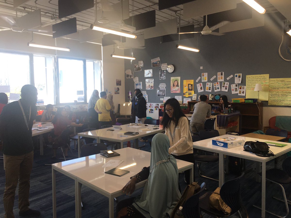 awardKUL's tweet photo. UNHCR/ISKL teacher training at the weekends is so fun and fulfilling. Learn so much from the participants even when I am the presenter . Speaks volumes about our school community. #isklproud #refugeeteachers #UNHCR https://t.co/hVNuZEDM5O